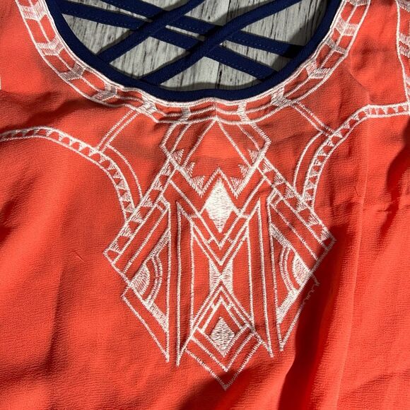 E&M Sleeveless Blouse with Crisscross back Size S - Picture 3 of 6